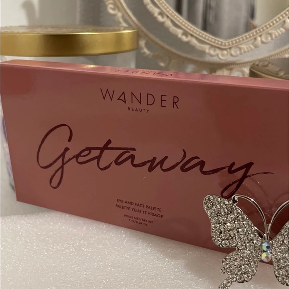 Wander Beauty pallet - Picture 1 of 3